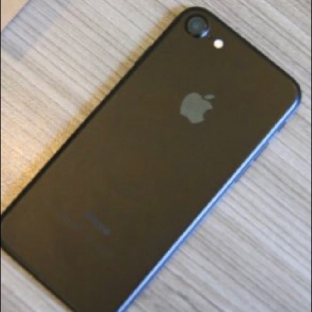 Black iPhone 7